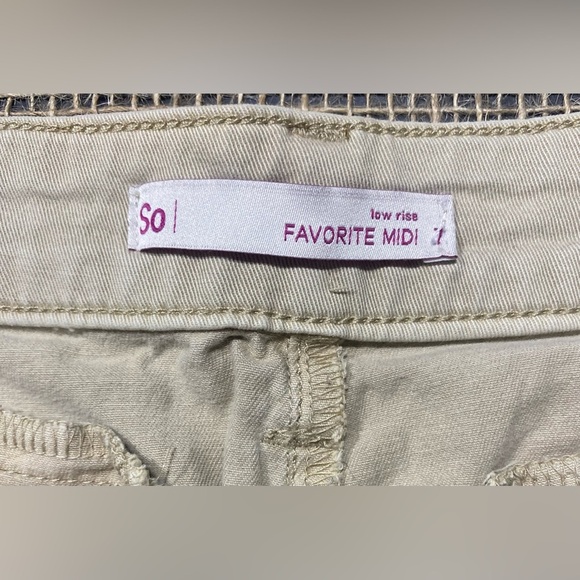 So Khaki Low Rise Favorite Midi Shorts, Size 7, Flat Front, Stretch, Pockets - Picture 3 of 5